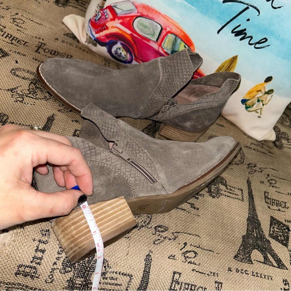 Seychelles Score Gray Suede Ankle 2" Block Heel Boots Booties Size 7.5 - Picture 11 of 14